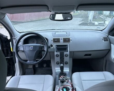 Черный Вольво В50, объемом двигателя 1.6 л и пробегом 239 тыс. км за 2600 $, фото 5 на Automoto.ua