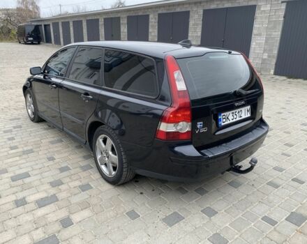 Черный Вольво В50, объемом двигателя 2 л и пробегом 300 тыс. км за 4900 $, фото 3 на Automoto.ua