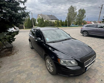Черный Вольво В50, объемом двигателя 2 л и пробегом 390 тыс. км за 5100 $, фото 1 на Automoto.ua