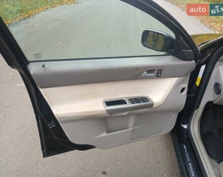 Вольво В50 2006 в Бердичеве на Automoto.ua Черный Вольво В50, объемом двигателя 2.4 л и пробегом 260 тыс. км за 5900 $, фото 5 на Automoto.ua