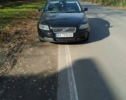 Черный Вольво В50, объемом двигателя 1.8 л и пробегом 330 тыс. км за 4999 $, фото 1 на Automoto.ua