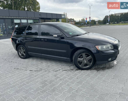 Черный Вольво В50, объемом двигателя 1.8 л и пробегом 347 тыс. км за 5500 $, фото 4 на Automoto.ua