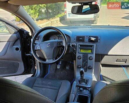 Черный Вольво В50, объемом двигателя 1.56 л и пробегом 215 тыс. км за 4900 $, фото 7 на Automoto.ua