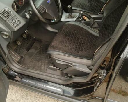 Черный Вольво В50, объемом двигателя 1.8 л и пробегом 330 тыс. км за 4999 $, фото 4 на Automoto.ua