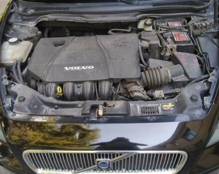 Черный Вольво В50, объемом двигателя 1.8 л и пробегом 330 тыс. км за 4999 $, фото 5 на Automoto.ua