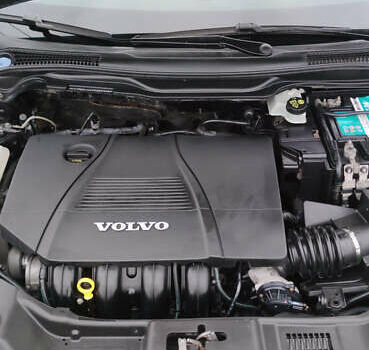 Черный Вольво В50, объемом двигателя 1.8 л и пробегом 240 тыс. км за 5600 $, фото 11 на Automoto.ua