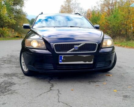Чорний Вольво V50, об'ємом двигуна 2 л та пробігом 300 тис. км за 2699 $, фото 1 на Automoto.ua