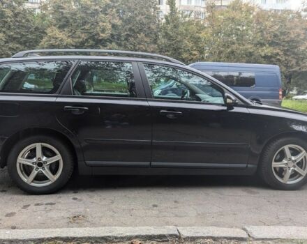 Вольво В50 2006 в Ровно на Automoto.ua Черный Вольво В50, объемом двигателя 2 л и пробегом 235 тыс. км за 3136 $, фото 3 на Automoto.ua
