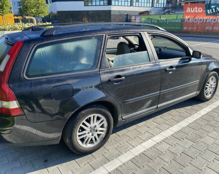 Черный Вольво В50, объемом двигателя 1.56 л и пробегом 397 тыс. км за 4600 $, фото 2 на Automoto.ua