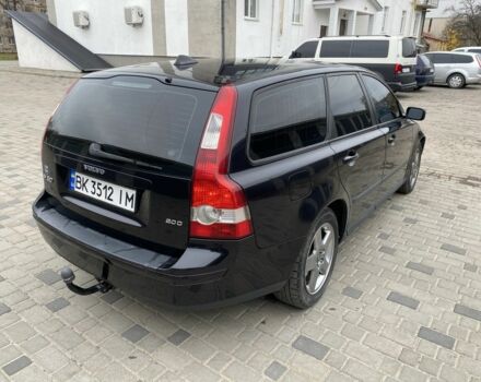 Черный Вольво В50, объемом двигателя 2 л и пробегом 300 тыс. км за 4900 $, фото 5 на Automoto.ua