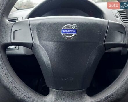 Черный Вольво В50, объемом двигателя 1.6 л и пробегом 273 тыс. км за 4850 $, фото 32 на Automoto.ua