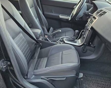 Черный Вольво В50, объемом двигателя 1.56 л и пробегом 200 тыс. км за 5900 $, фото 6 на Automoto.ua