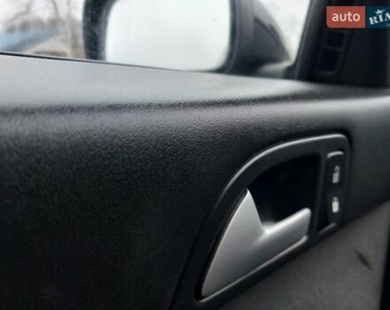 Черный Вольво В50, объемом двигателя 1.6 л и пробегом 273 тыс. км за 5150 $, фото 31 на Automoto.ua