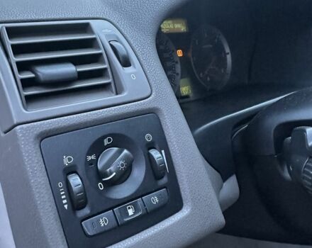 Черный Вольво В50, объемом двигателя 1.6 л и пробегом 239 тыс. км за 2600 $, фото 6 на Automoto.ua