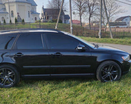 Черный Вольво В50, объемом двигателя 1.8 л и пробегом 240 тыс. км за 5600 $, фото 2 на Automoto.ua