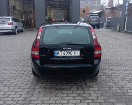Черный Вольво В50, объемом двигателя 1.6 л и пробегом 270 тыс. км за 3950 $, фото 3 на Automoto.ua