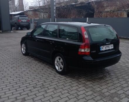 Черный Вольво В50, объемом двигателя 1.6 л и пробегом 270 тыс. км за 3950 $, фото 4 на Automoto.ua