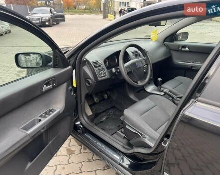 Черный Вольво В50, объемом двигателя 1.56 л и пробегом 270 тыс. км за 3950 $, фото 7 на Automoto.ua
