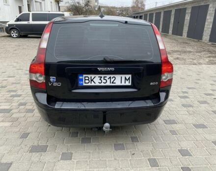 Черный Вольво В50, объемом двигателя 2 л и пробегом 300 тыс. км за 4900 $, фото 4 на Automoto.ua