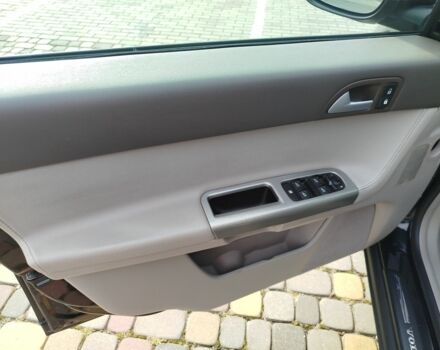 Черный Вольво В50, объемом двигателя 1.6 л и пробегом 260 тыс. км за 5500 $, фото 3 на Automoto.ua