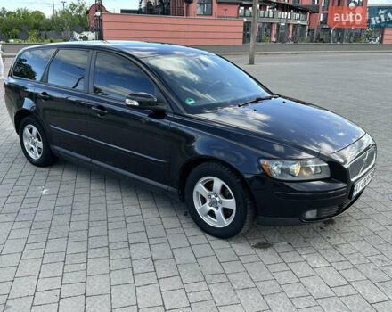 Черный Вольво В50, объемом двигателя 1.6 л и пробегом 250 тыс. км за 6500 $, фото 1 на Automoto.ua