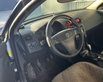 Чорний Вольво V50, об'ємом двигуна 1.6 л та пробігом 240 тис. км за 2100 $, фото 4 на Automoto.ua