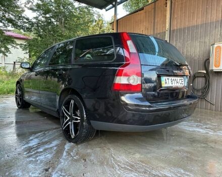 Черный Вольво В50, объемом двигателя 1.6 л и пробегом 222 тыс. км за 2100 $, фото 2 на Automoto.ua