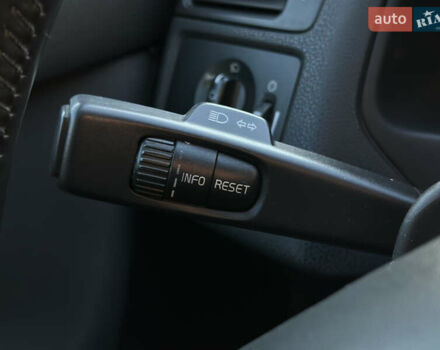 Черный Вольво В50, объемом двигателя 2 л и пробегом 290 тыс. км за 6800 $, фото 33 на Automoto.ua