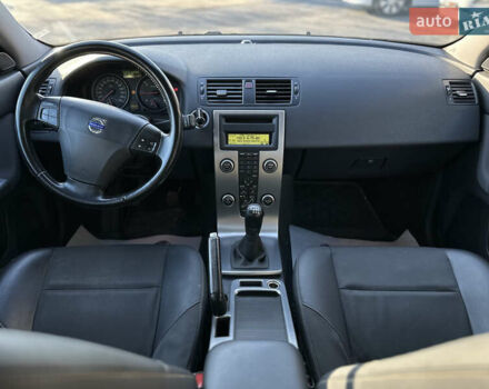 Черный Вольво В50, объемом двигателя 2 л и пробегом 290 тыс. км за 6800 $, фото 27 на Automoto.ua