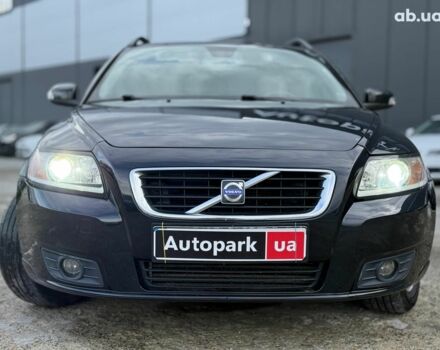 Черный Вольво В50, объемом двигателя 1.6 л и пробегом 302 тыс. км за 6290 $, фото 1 на Automoto.ua