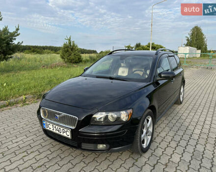 Черный Вольво В50, объемом двигателя 1.6 л и пробегом 315 тыс. км за 6000 $, фото 1 на Automoto.ua