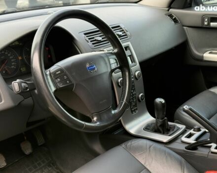 Черный Вольво В50, объемом двигателя 1.6 л и пробегом 302 тыс. км за 6290 $, фото 19 на Automoto.ua