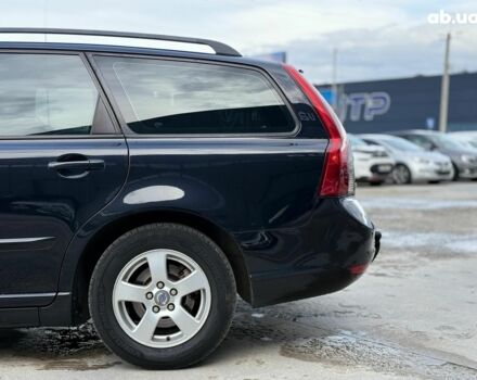 Черный Вольво В50, объемом двигателя 1.6 л и пробегом 302 тыс. км за 6290 $, фото 5 на Automoto.ua