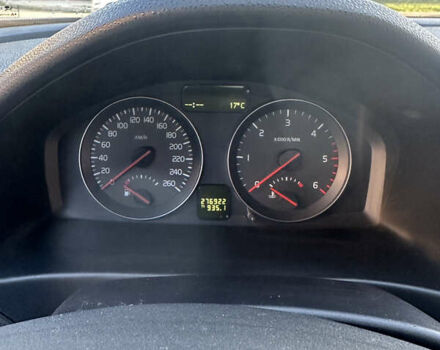 Черный Вольво В50, объемом двигателя 1.6 л и пробегом 277 тыс. км за 5800 $, фото 6 на Automoto.ua