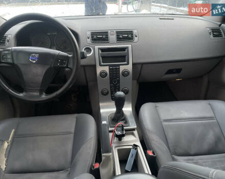 Чорний Вольво V50, об'ємом двигуна 2 л та пробігом 321 тис. км за 5700 $, фото 7 на Automoto.ua