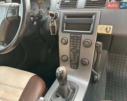 Черный Вольво В50, объемом двигателя 1.56 л и пробегом 316 тыс. км за 6000 $, фото 15 на Automoto.ua