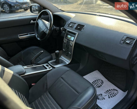 Черный Вольво В50, объемом двигателя 2 л и пробегом 290 тыс. км за 6800 $, фото 26 на Automoto.ua