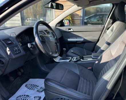 Черный Вольво В50, объемом двигателя 2 л и пробегом 290 тыс. км за 6800 $, фото 13 на Automoto.ua