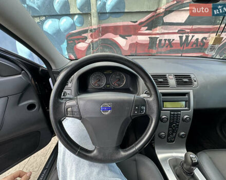 Черный Вольво В50, объемом двигателя 1.6 л и пробегом 250 тыс. км за 6500 $, фото 8 на Automoto.ua