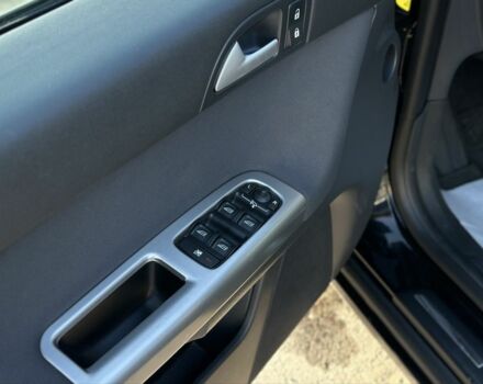 Черный Вольво В50, объемом двигателя 2 л и пробегом 290 тыс. км за 6800 $, фото 10 на Automoto.ua