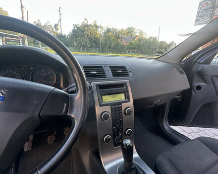 Черный Вольво В50, объемом двигателя 1.6 л и пробегом 277 тыс. км за 5800 $, фото 5 на Automoto.ua