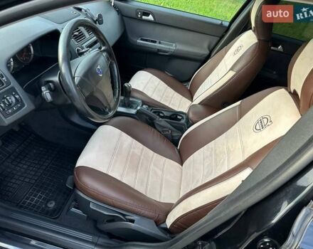 Черный Вольво В50, объемом двигателя 1.56 л и пробегом 316 тыс. км за 6000 $, фото 18 на Automoto.ua