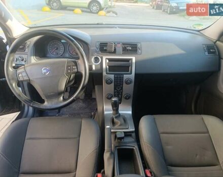 Черный Вольво В50, объемом двигателя 1.6 л и пробегом 253 тыс. км за 6800 $, фото 11 на Automoto.ua