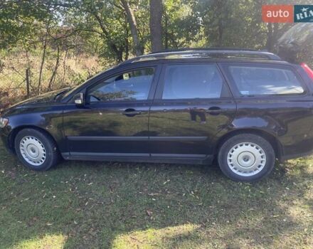 Черный Вольво В50, объемом двигателя 1.6 л и пробегом 248 тыс. км за 6000 $, фото 3 на Automoto.ua