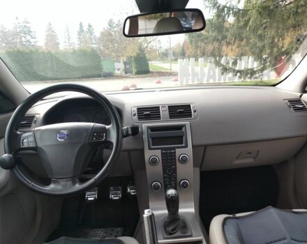 Черный Вольво В50, объемом двигателя 1.6 л и пробегом 260 тыс. км за 5500 $, фото 5 на Automoto.ua