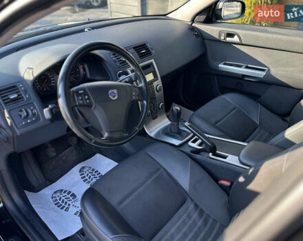 Черный Вольво В50, объемом двигателя 2 л и пробегом 290 тыс. км за 6800 $, фото 25 на Automoto.ua