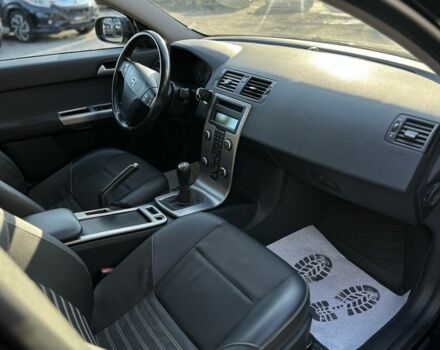 Черный Вольво В50, объемом двигателя 2 л и пробегом 290 тыс. км за 6800 $, фото 15 на Automoto.ua