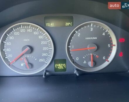 Черный Вольво В50, объемом двигателя 1.6 л и пробегом 248 тыс. км за 6000 $, фото 1 на Automoto.ua