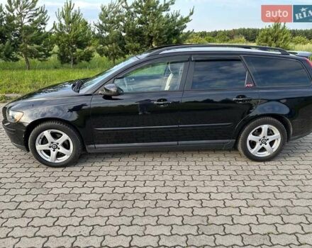 Черный Вольво В50, объемом двигателя 1.56 л и пробегом 316 тыс. км за 6000 $, фото 3 на Automoto.ua