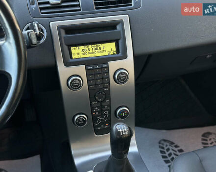 Черный Вольво В50, объемом двигателя 2 л и пробегом 290 тыс. км за 6800 $, фото 37 на Automoto.ua